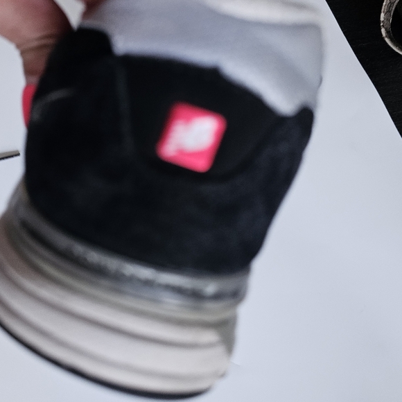 New Balance 990 V3 - Picture 4 of 8